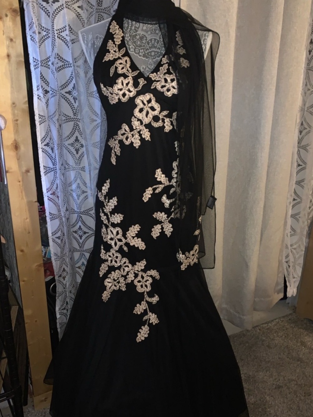 Stunning Gown by Xscape•Size 4•NWT!